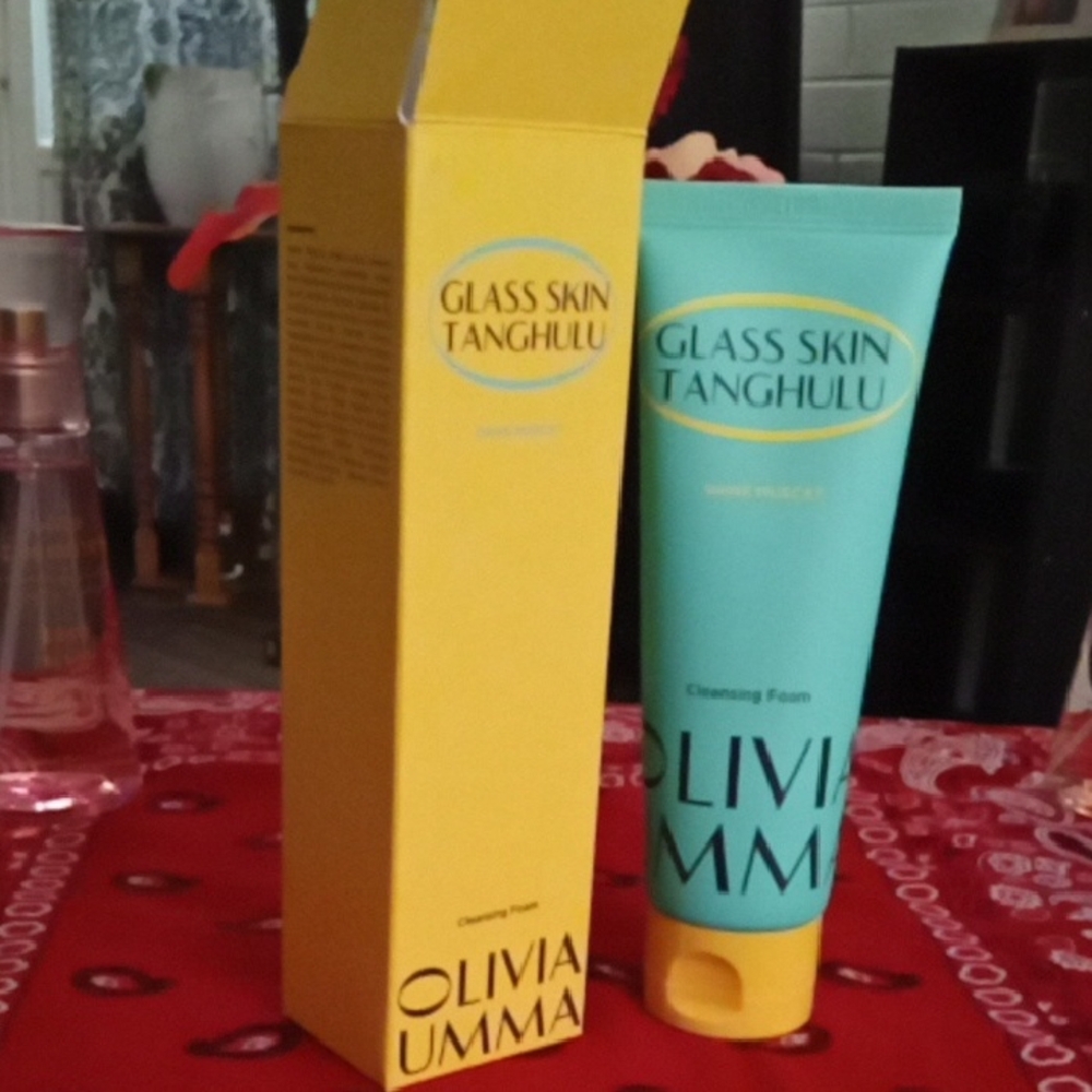 Olivia Umma Cleansing Foam